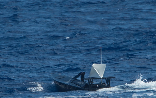 Royal Canadian Navy deploys Hammerhead remotely controlled surface target during a RIMPAC 2018 gunnery exercise