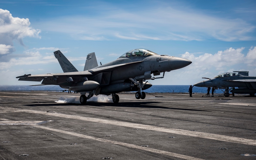 USS Carl Vinson and VFA 2 conduct flight operations during RIMPAC 2018