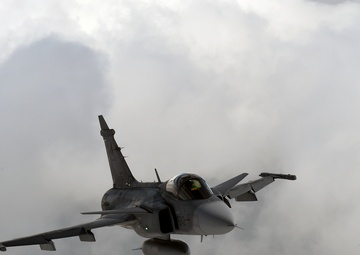 Gunfighters participate in Sky Avenger 2018