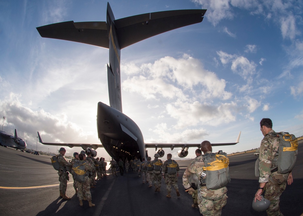 Special Operations Command Pacific and multinational SOF members conduct airborne training during RIMPAC 2018