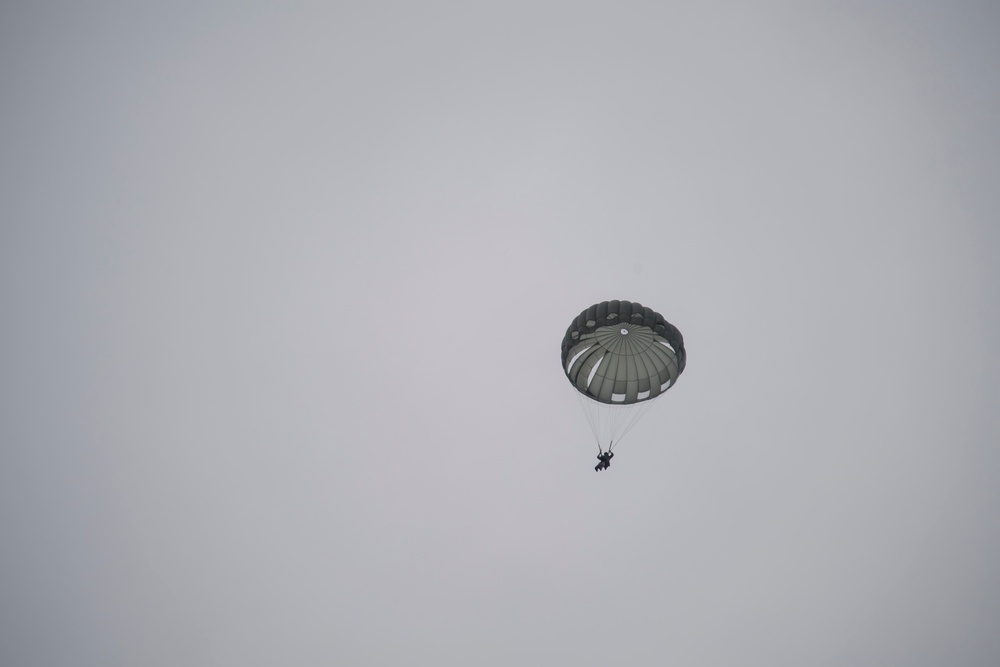 EOD Conducts Static Line Jumps