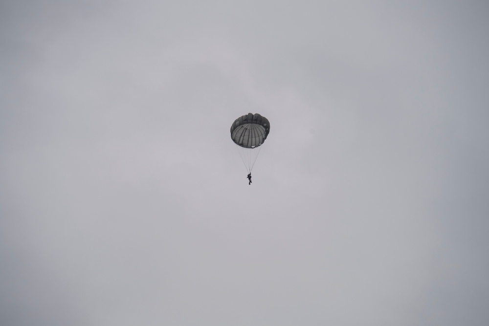 EOD Conducts Static Line Jumps