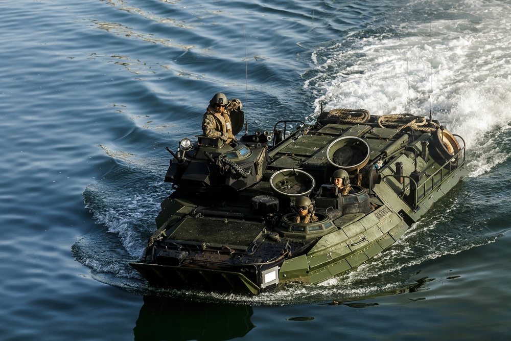 AAV Platoon Returns to Oak Hill after washdown