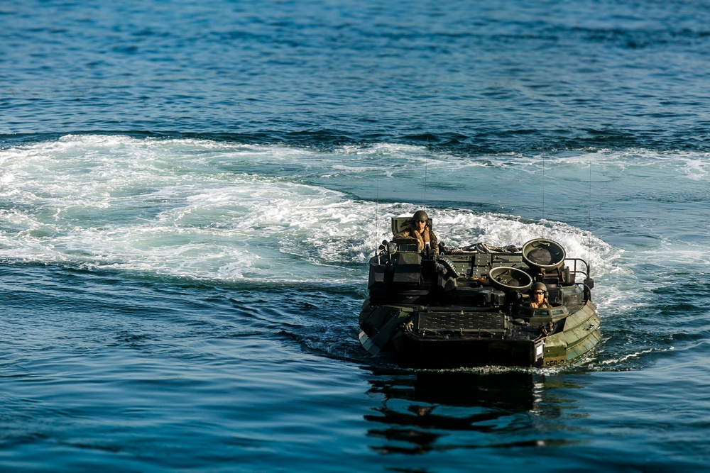 AAV Platoon Returns to Oak Hill after washdown