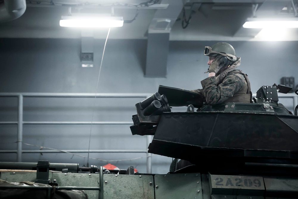 AAV Platoon Returns to Oak Hill after washdown