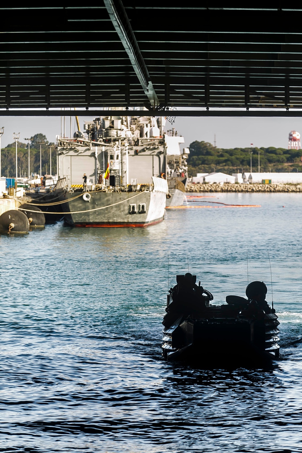 AAV Platoon Returns to Oak Hill after washdown