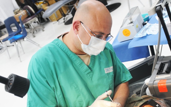 Native American, Vietnam Veteran receives care at Army Reserve IRT clinic