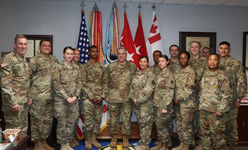 Chief of Staff of the Army Visits JBLM