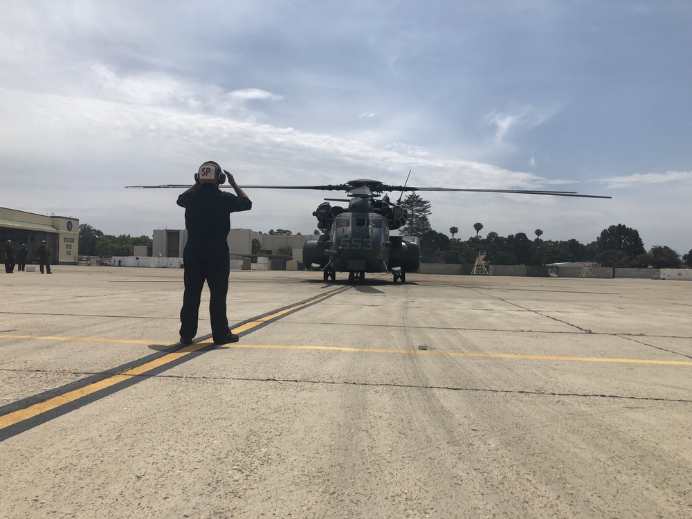 HM-14 prepares to conduct a mine hunting exercise during RIMPAC 2018