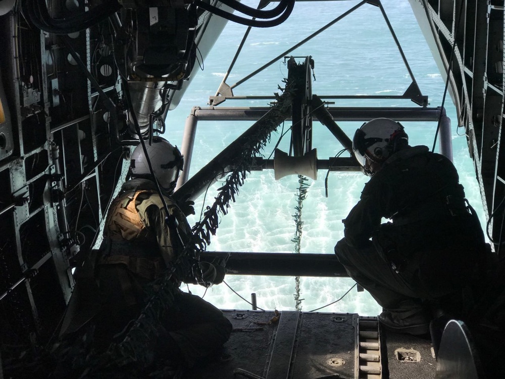 HM-14 monitors mine hunting equipment during while completing a an exercise during RIMPAC 2018