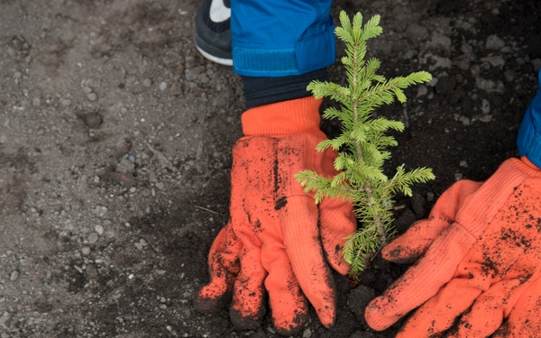 PACAF Demo Team fuels Alaskan community during Arctic Thunder 2018