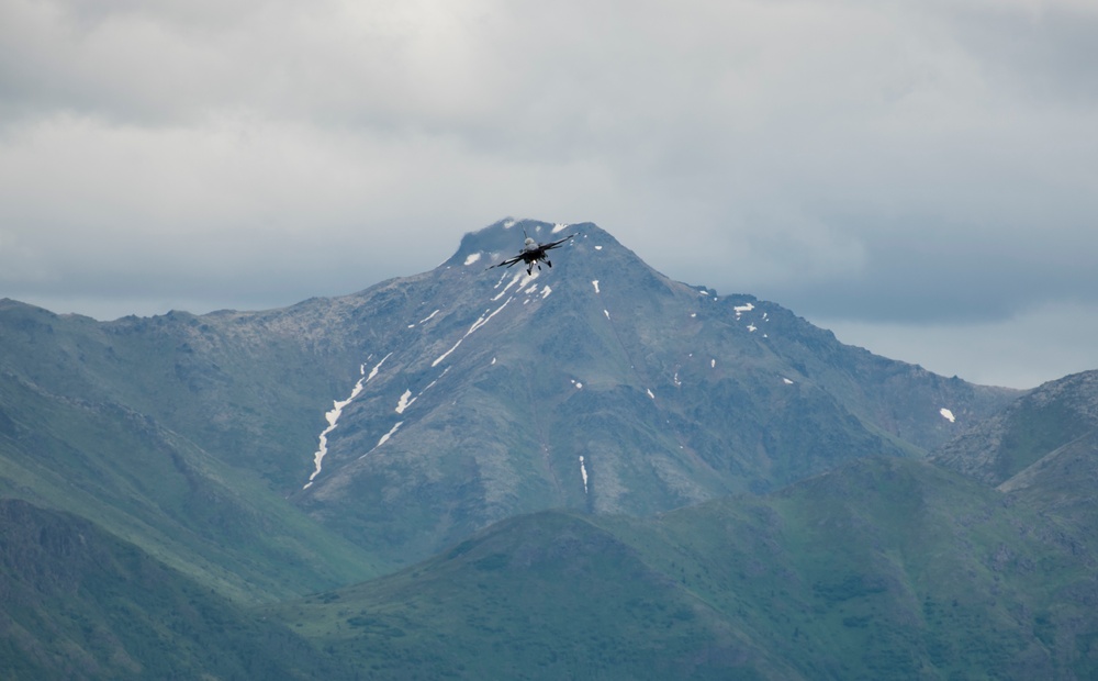 PACAF Demo Team, Eielson AFB jets support Arctic Thunder 2018