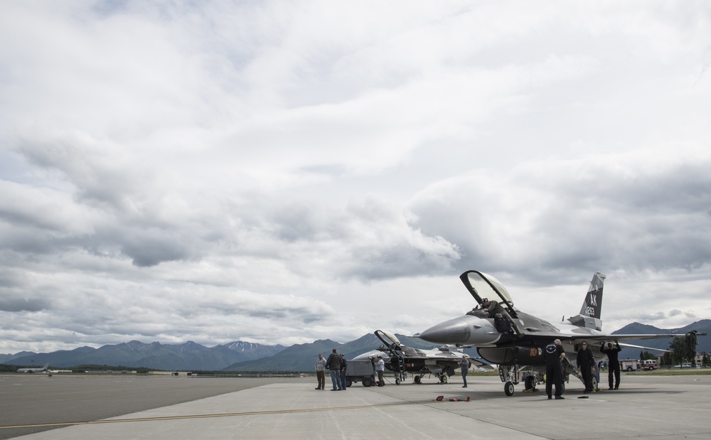 PACAF Demo Team, Eielson AFB jets support Arctic Thunder 2018