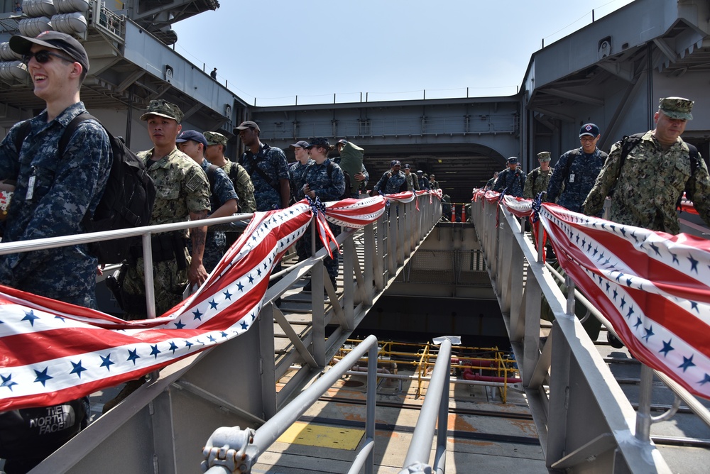 Ronald Reagan returns to Yokosuka