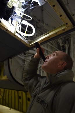 SMSgt Billing receives AFRC Lance P. Sijan award