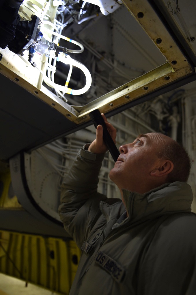 SMSgt Billing receives AFRC Lance P. Sijan award