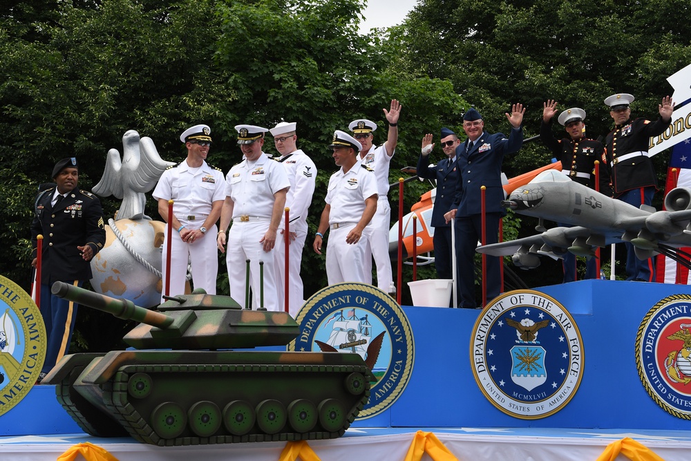 Grissom Airmen march in 102nd Indy 500