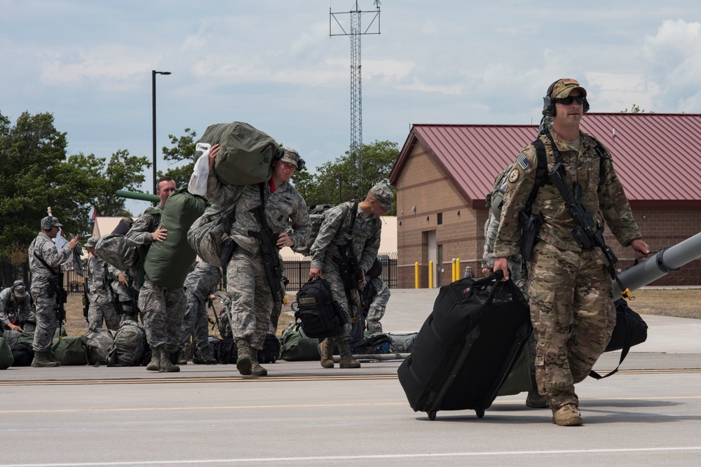 Boom Operator reaches 9,000 hours of flight