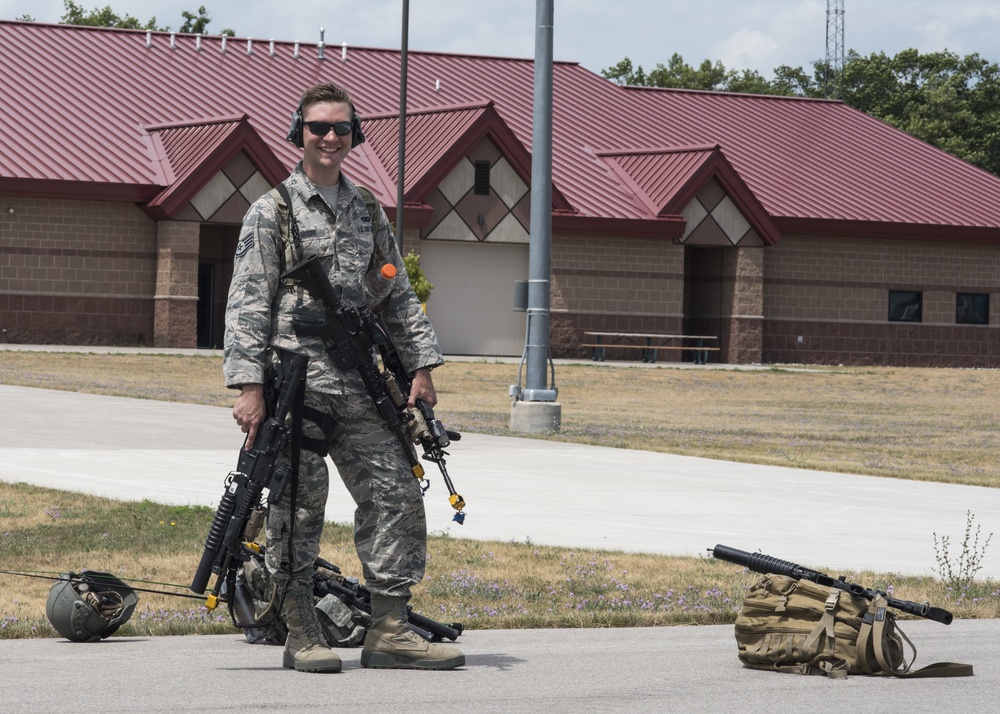 Boom Operator reaches 9,000 hours of flight