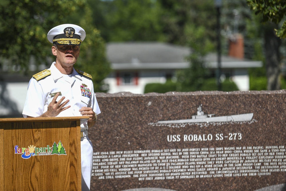 Navy Sailors Participate at Wreath-Laying Ceremony During Fargo-Moorhead Metro Navy Week