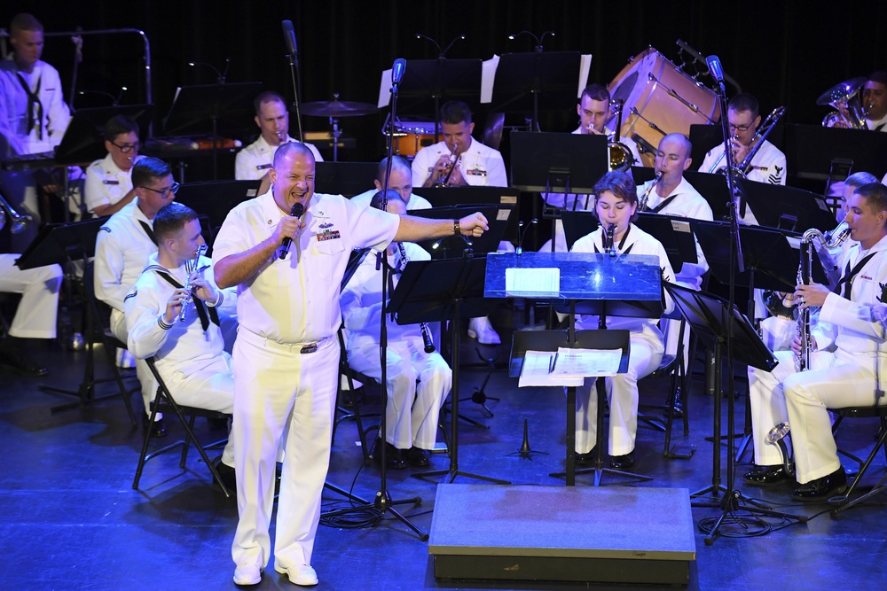Navy Band Great Lakes Performs at Fargo-Moorhead Metro Navy Week