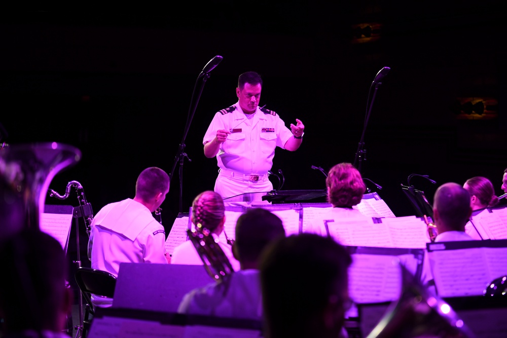 Navy Band Great Lakes Performs at Fargo-Moorhead Metro Navy Week