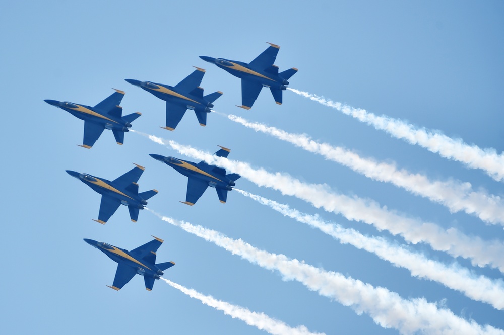 DVIDS Images Blues Over Biloxi Air Show [Image 5 of 8]