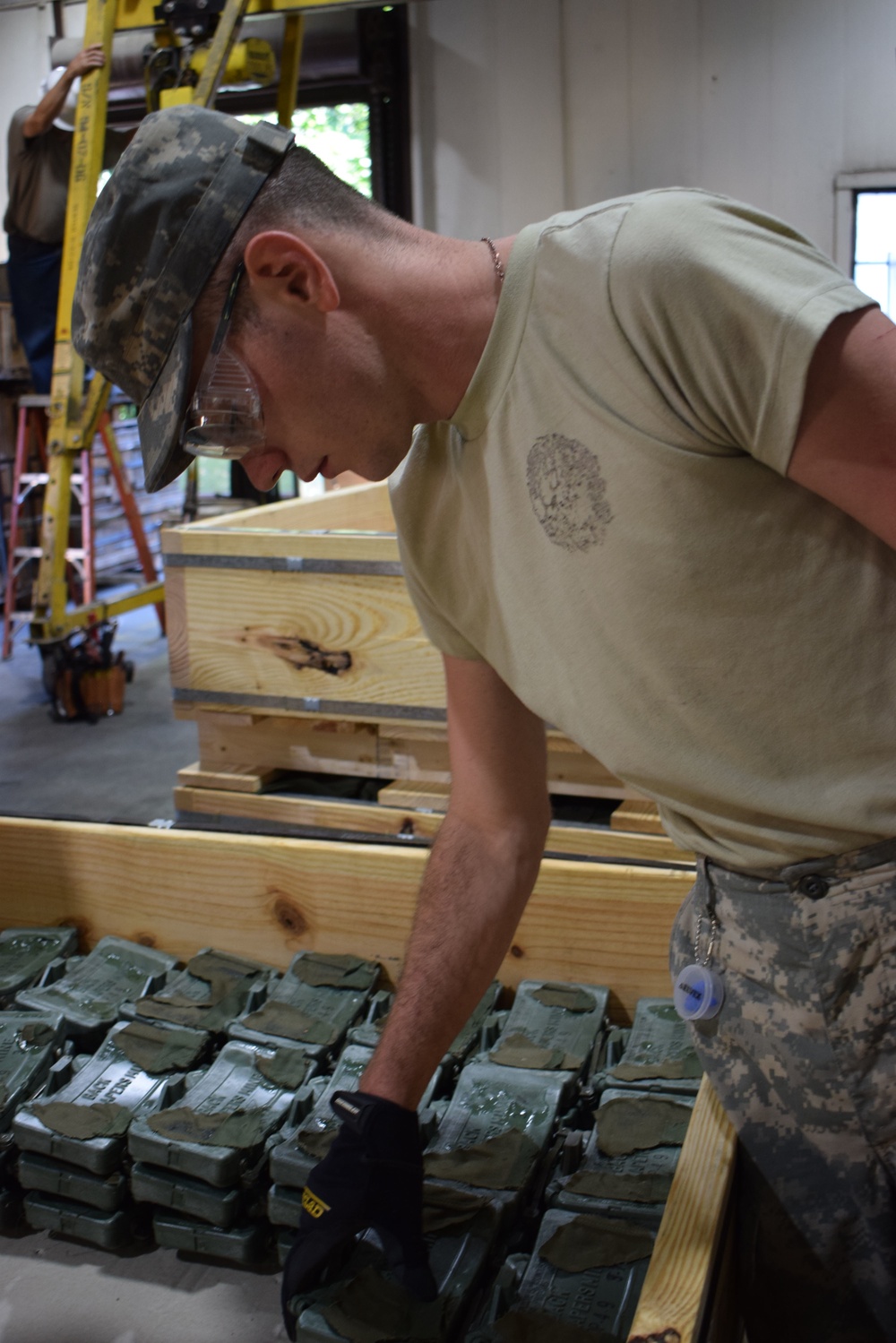 411th Ordnance Battalion Disassembles Claymore Kits