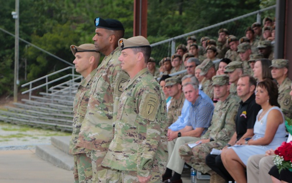 Incoming ARTB commander, MCoE CG, outgoing ARTB commander