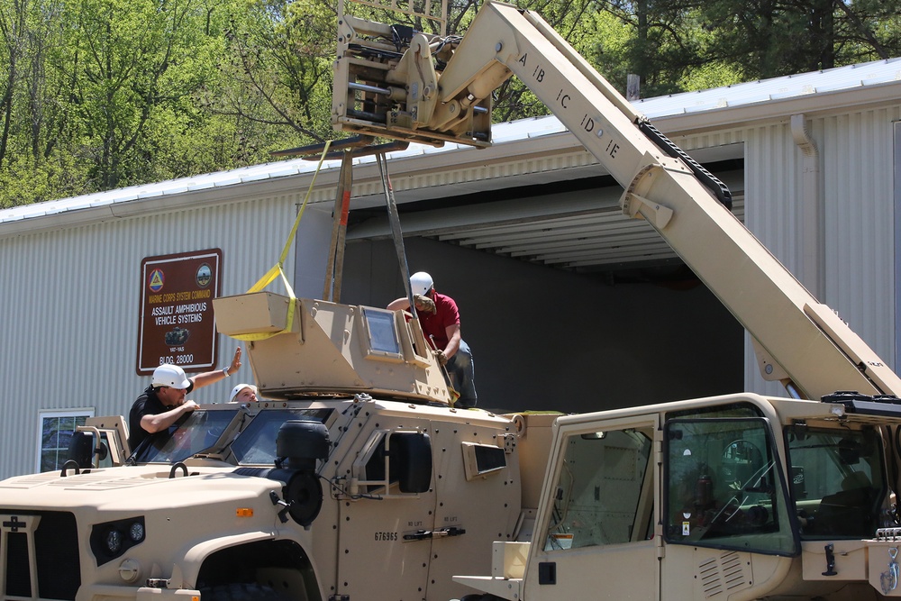 DVIDS - News - Harvested HMMWV parts will save Corps millions