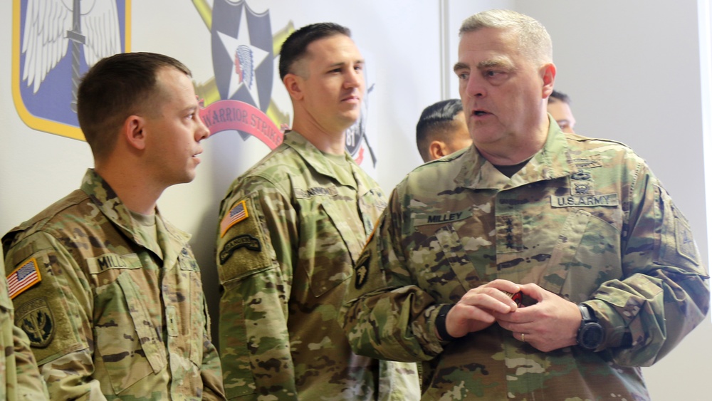 Milley Recognizes Bayonet Soldiers