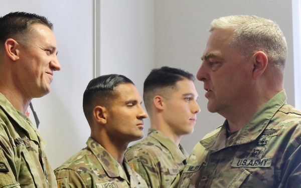 Milley Recognizes Bayonet Soldiers