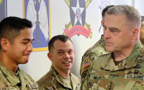 Milley Recognizes Bayonet Soldiers