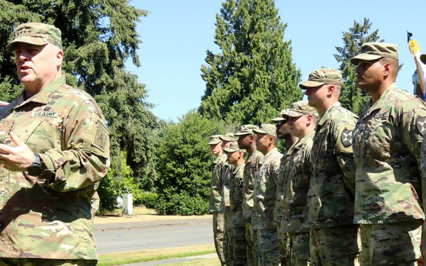 Milley Recognizes Bayonet Soldiers