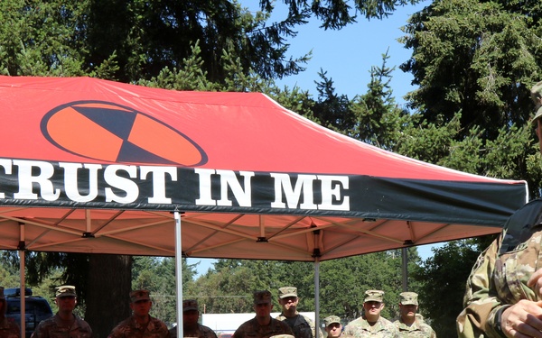 Milley Recognizes Bayonet Soldiers