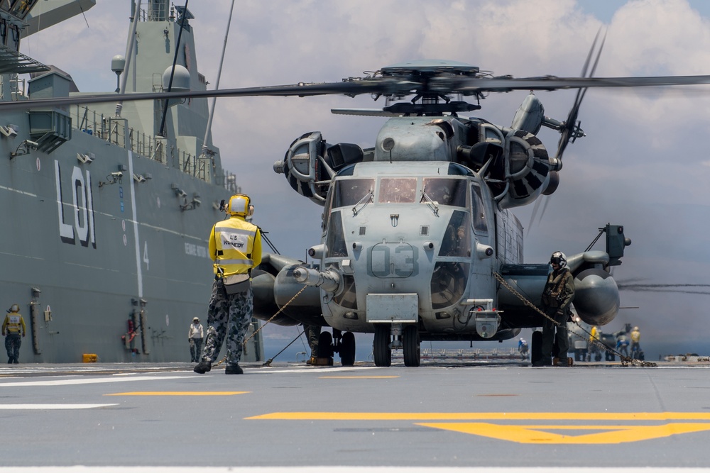 HMAS Adelaide (L01) Conducts Flight Operations With U.S. Marine Corps CH-53E Super Stallion During RIMPAC