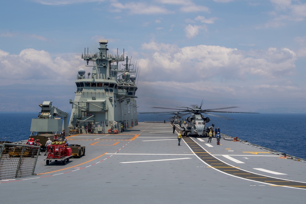 HMAS Adelaide (L01) Conducts Flight Operations With U.S. Marine Corps CH-53E Super Stallion During RIMPAC