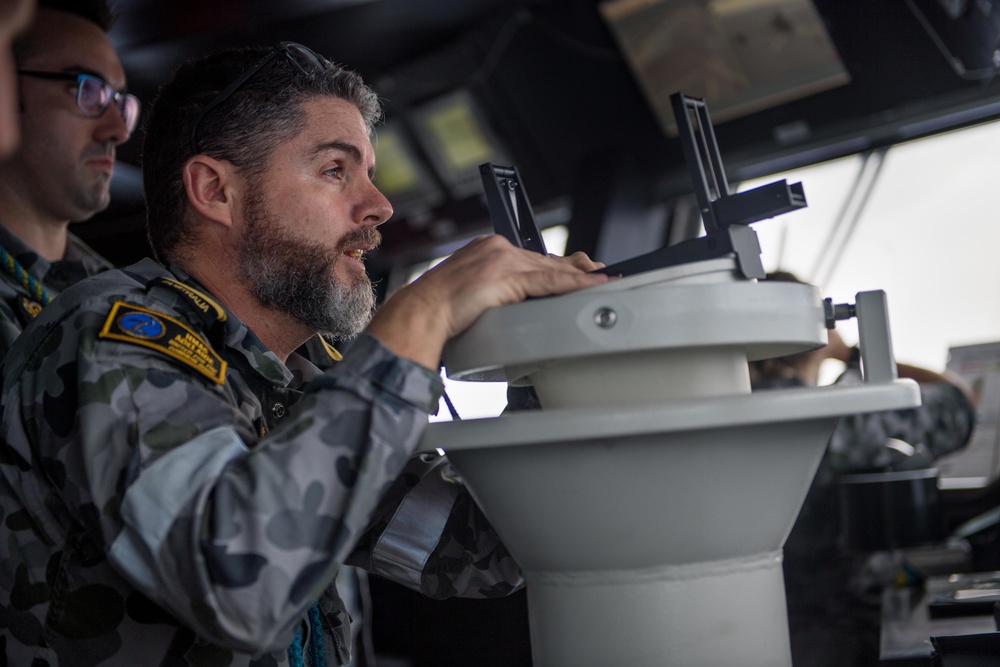 HMAS Adelaide (L01) Conducts RAS With MV Asterix During RIMPAC