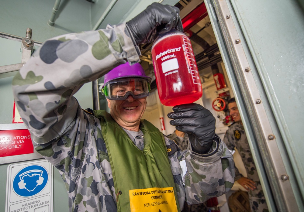 HMAS Adelaide (L01) Conducts RAS With MV Asterix During RIMPAC