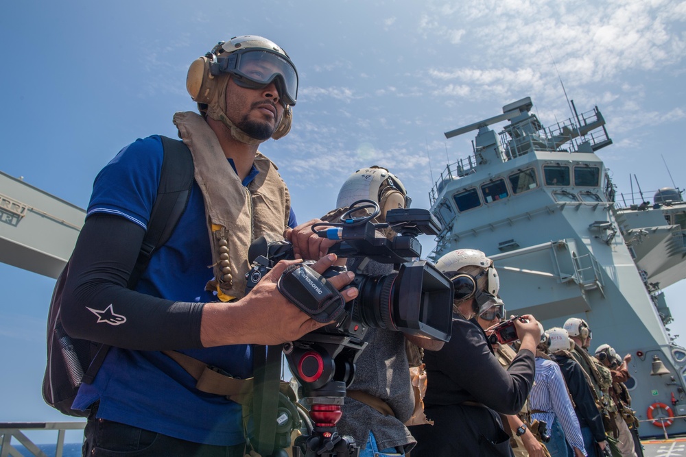 HMAS Adelaide (L01) Hosts Media Day During RIMPAC