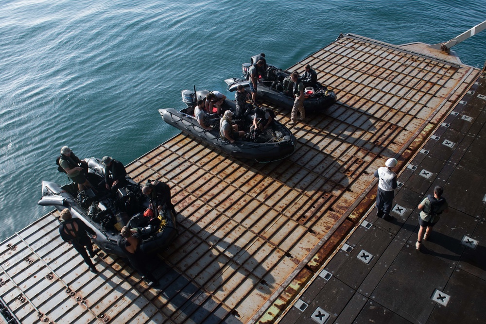 USS Harpers Ferry conducts well deck operations