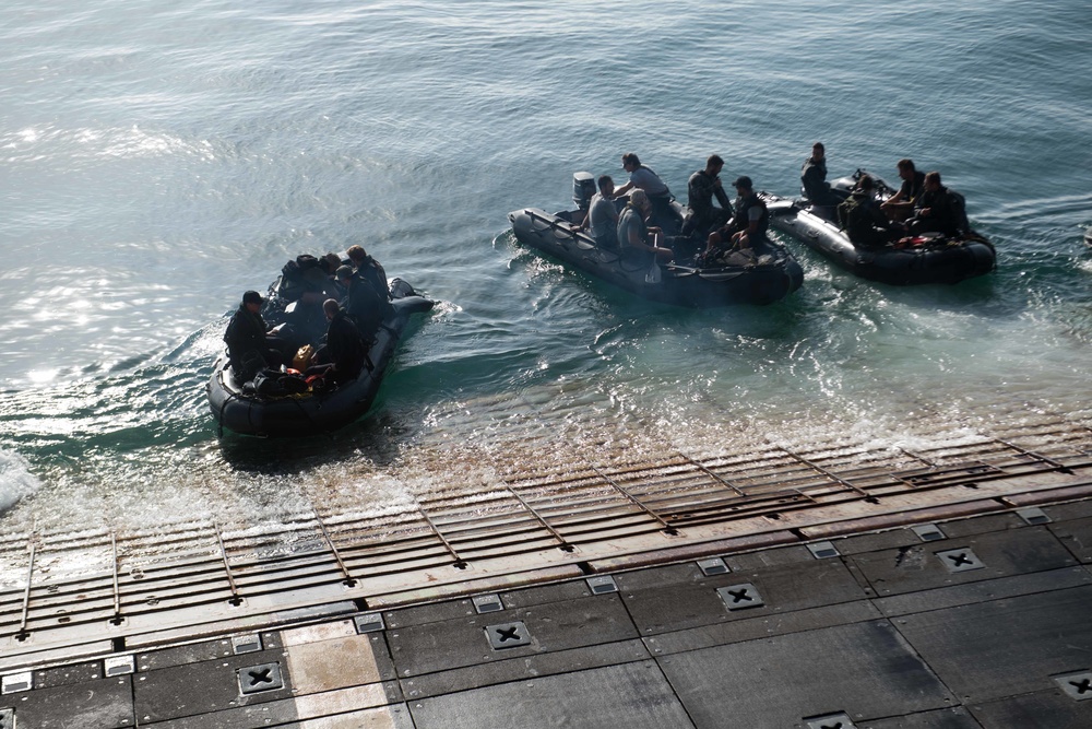 USS Harpers Ferry conducts well deck operations