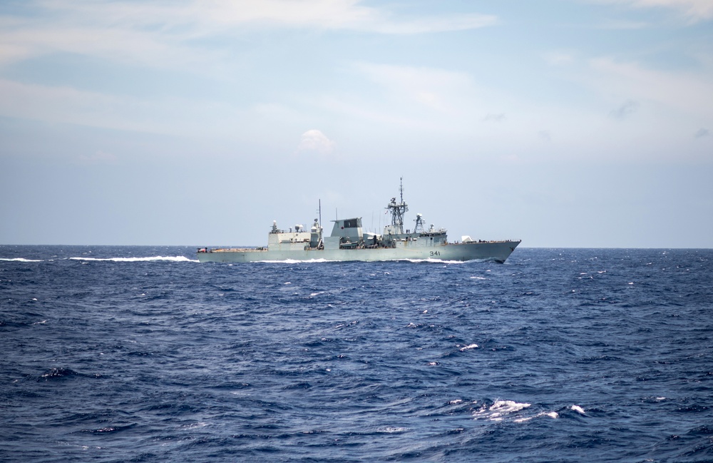 HMCS Ottawa Underway During RIMPAC 2018