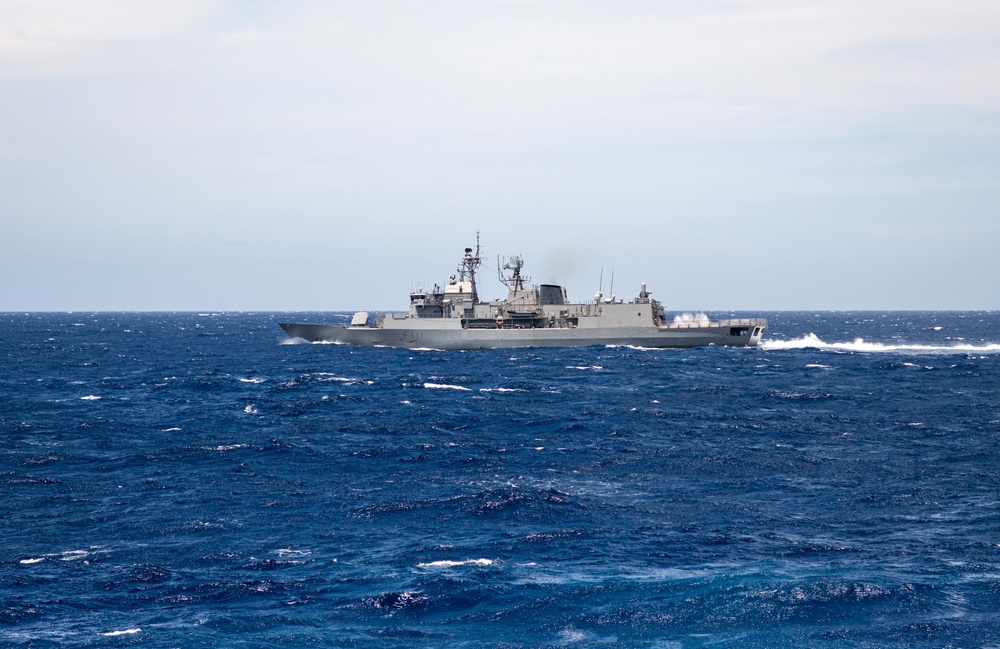 HMNZS Te Mana Underway During RIMPAC 2018