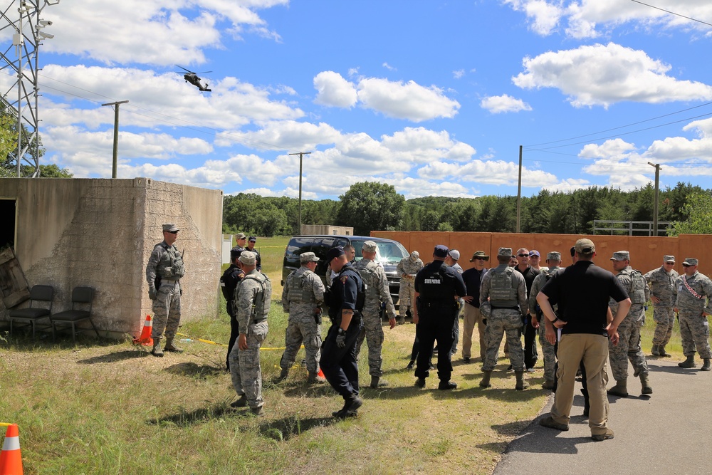 Air Force security forces, Wisconsin State Patrol trooper team up during Patriot North 2018