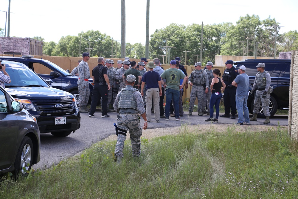 Air Force security forces, Wisconsin State Patrol trooper team up during Patriot North 2018