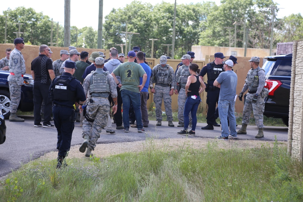 Air Force security forces, Wisconsin State Patrol trooper team up during Patriot North 2018