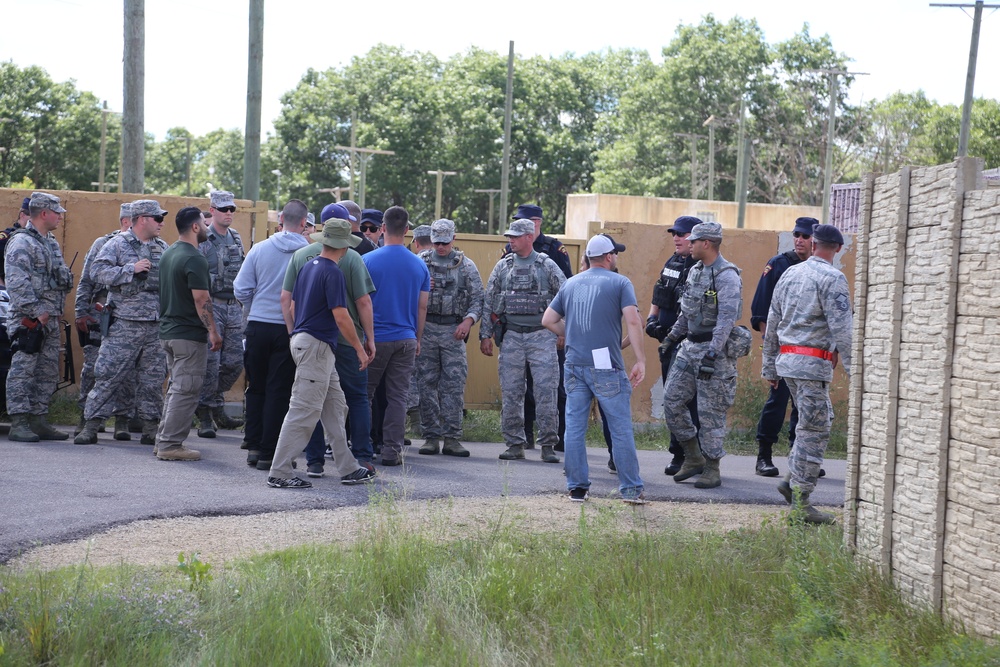 Air Force security forces, Wisconsin State Patrol trooper team up during Patriot North 2018