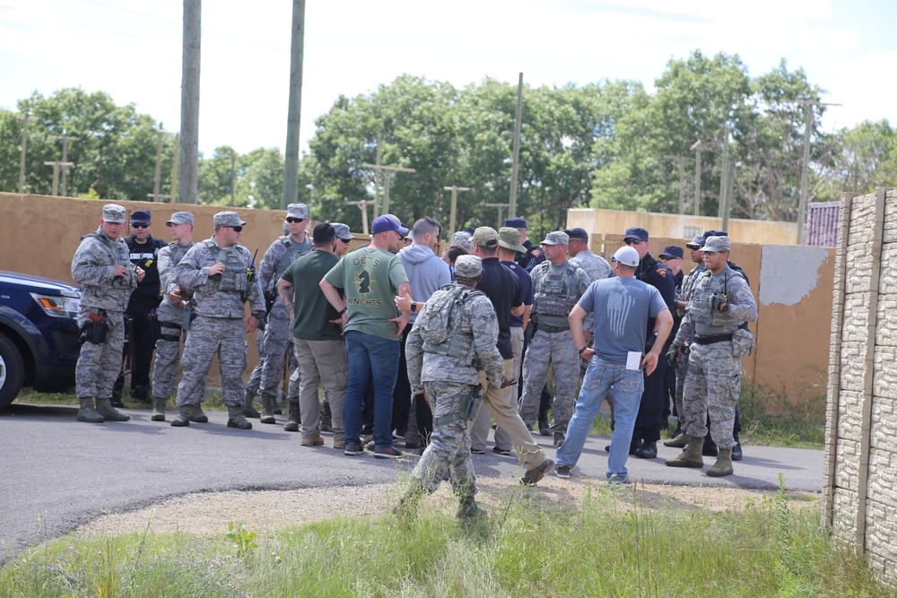 Air Force security forces, Wisconsin State Patrol trooper team up during Patriot North 2018