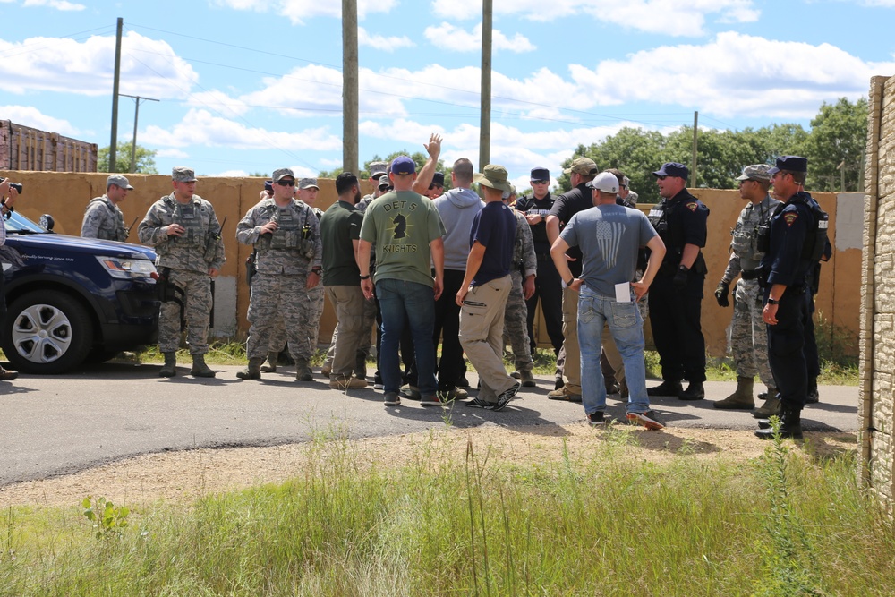 Air Force security forces, Wisconsin State Patrol trooper team up during Patriot North 2018